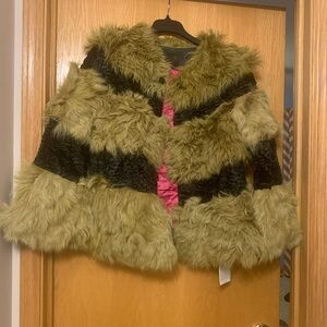 Stylish women’s Faux Fur Jacket - Black and Tan